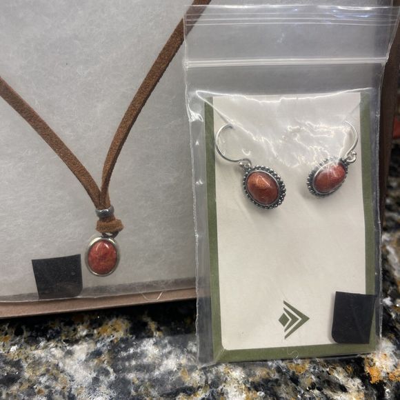 Silpada Coral Pendant/Wrapped in Sterling Silver with Faux Suede Necklace/Set - Picture 3 of 7